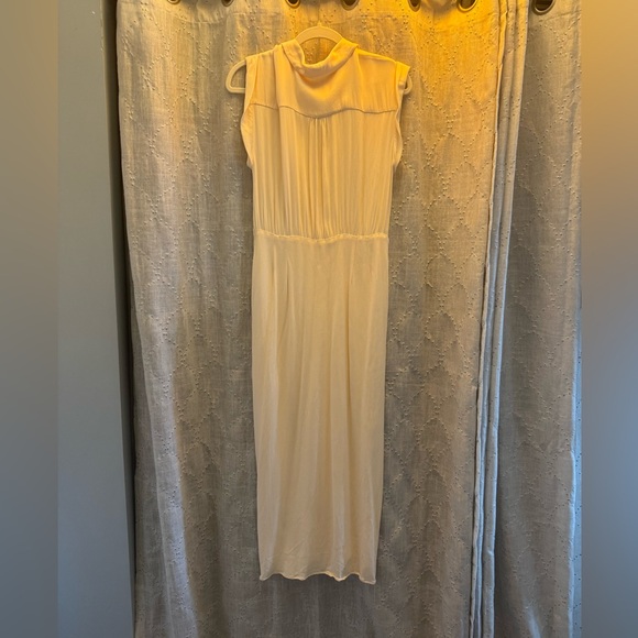 Anthropologie Sleeveless V-Neck Twist Front Ivory Satin Dress• 8 - Picture 12 of 15